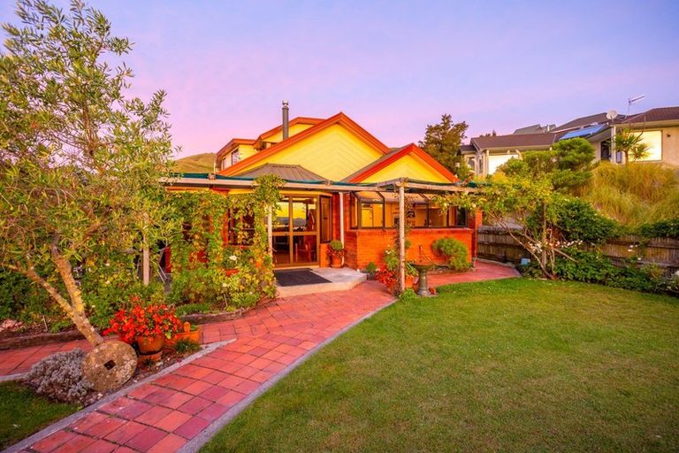 Photo of property in 102 Brooklands Road, Atawhai, Nelson, 7010