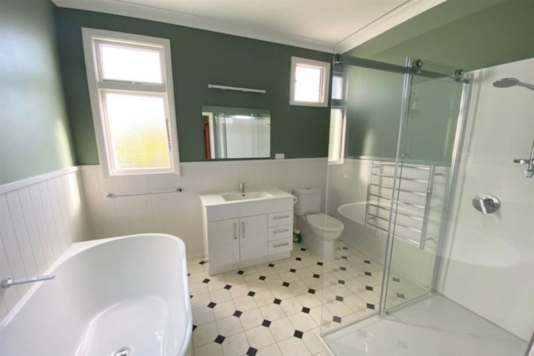 Photo of property in 2 Barnego Road, Balclutha, 9230