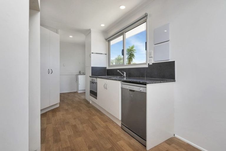 Photo of property in 2/260 Birkdale Road, Birkdale, Auckland, 0626