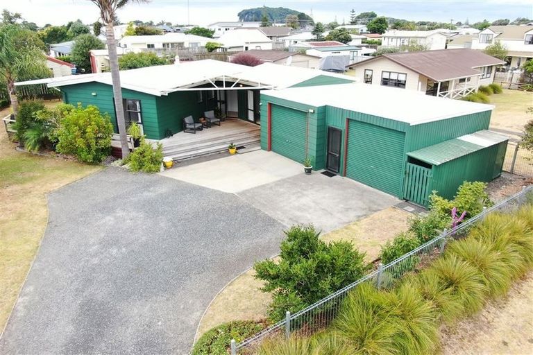 Photo of property in 100 Bellona Road, Whangamata, 3620