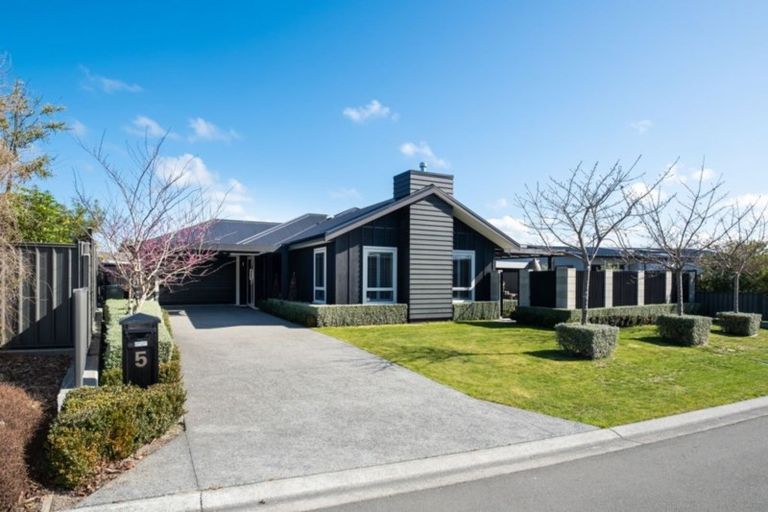 Photo of property in 5 Raven Grove, Havelock North, 4130