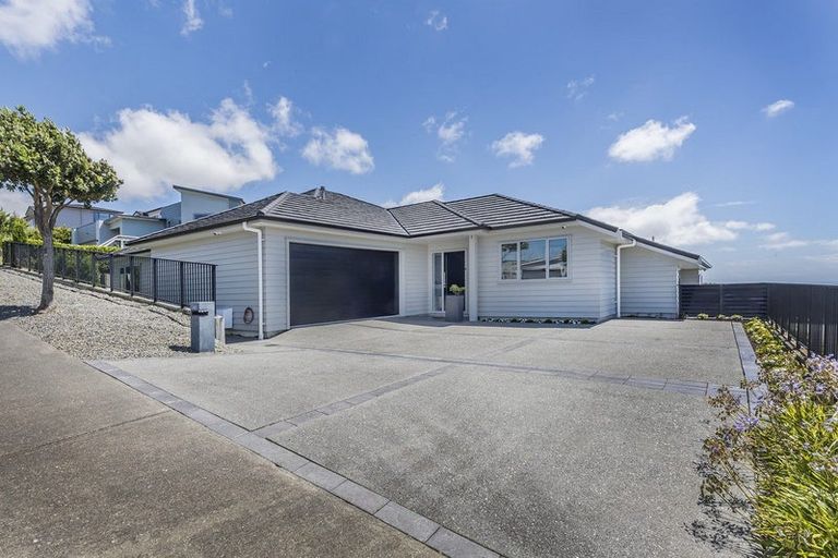 Photo of property in 115 Endeavour Drive, Whitby, Porirua, 5024
