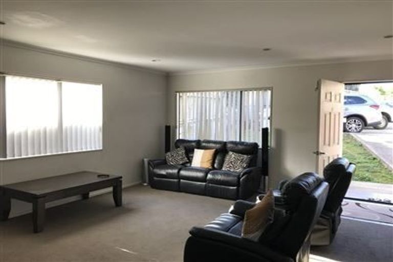 Photo of property in 38e Crossandra Drive, Mangere, Auckland, 2022