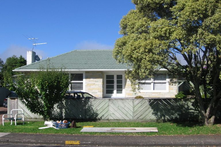 Photo of property in 13 Sunray Avenue, Titirangi, Auckland, 0604