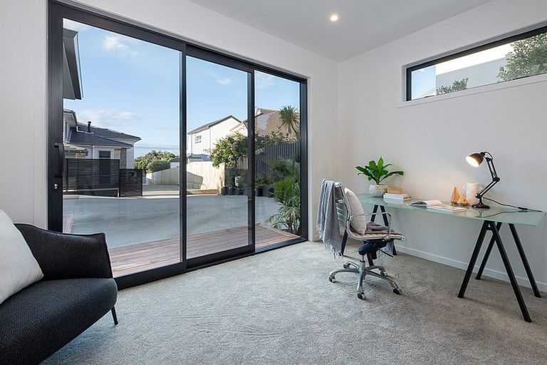 Photo of property in 27a Beechwood Road, Rothesay Bay, Auckland, 0630