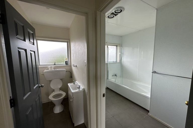 Photo of property in 10 Bendale Place, Papatoetoe, Auckland, 2025