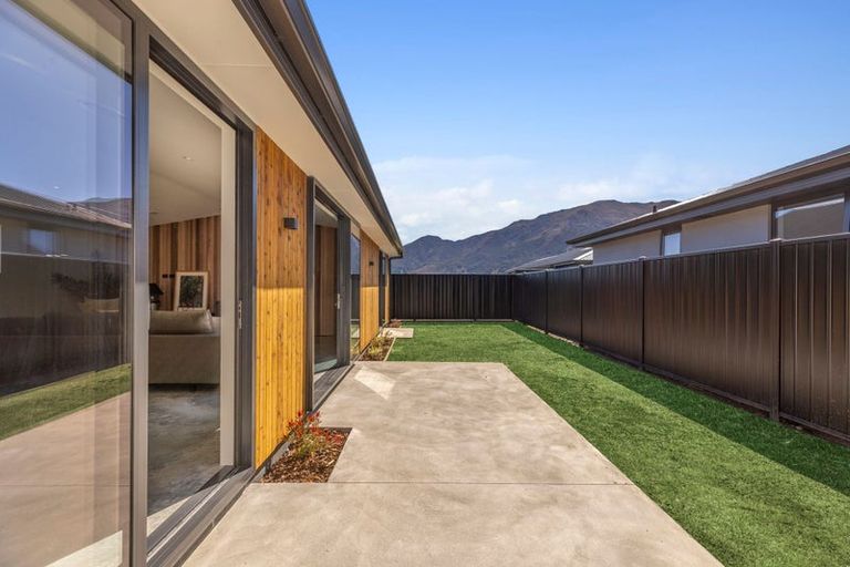 Photo of property in 22 Gillespie Street, Lake Hawea, 9382