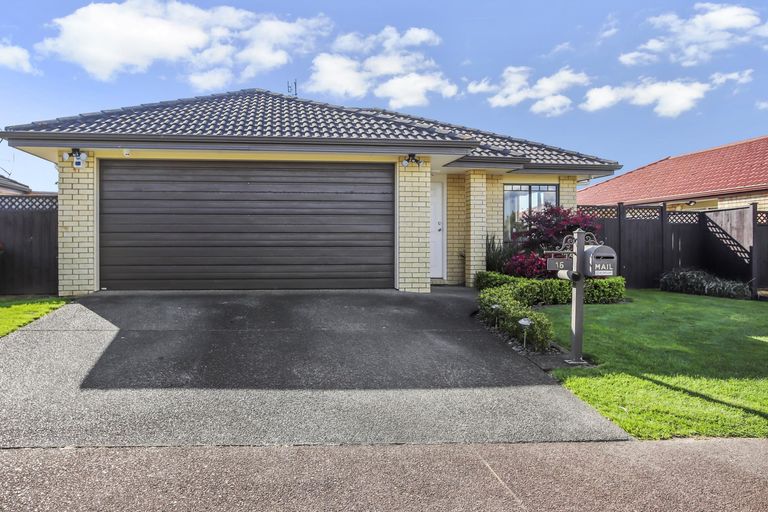 Photo of property in 16 Stellata Court, Randwick Park, Auckland, 2105