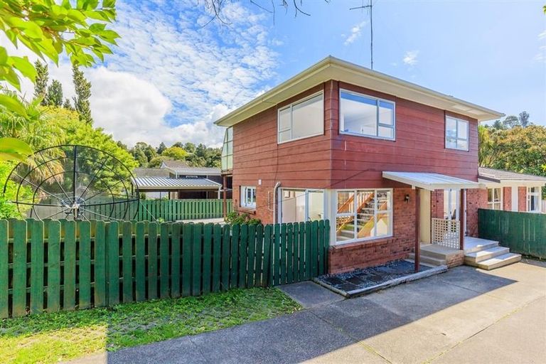Photo of property in 1/33 Awaruku Road, Torbay, Auckland, 0630