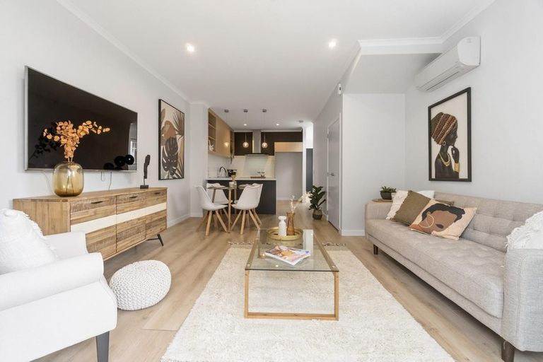 Photo of property in 8 Frank Gill Road, Hobsonville, Auckland, 0616