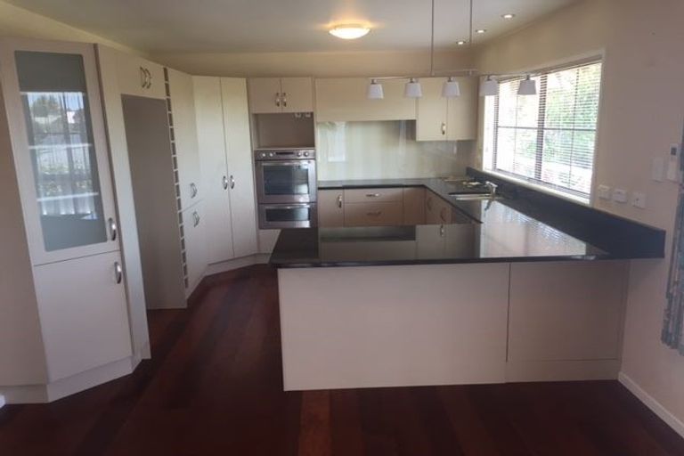 Photo of property in 16 Kennedys Bush Road, Halswell, Christchurch, 8025