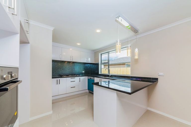 Photo of property in 16 Wellfield Drive, Papakura, 2110