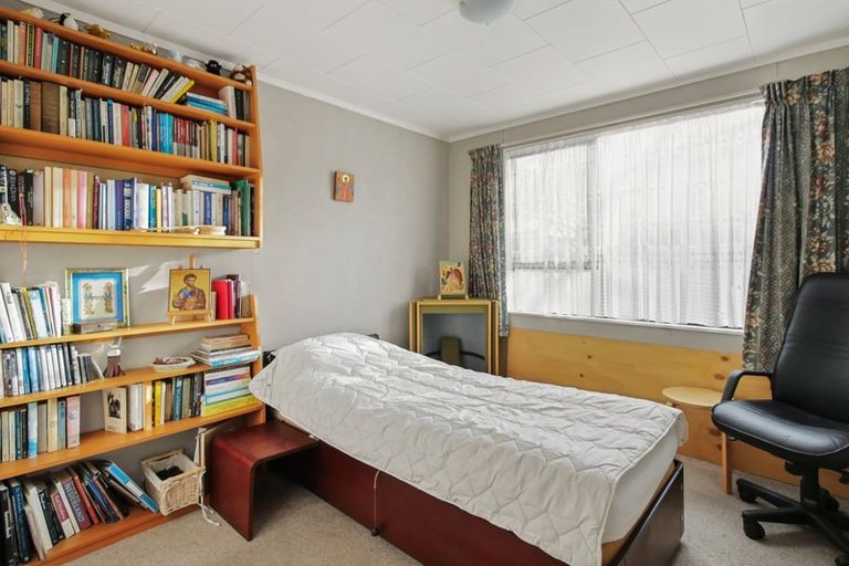 Photo of property in 29 Hennessy Street East, Foxton Beach, Foxton, 4815