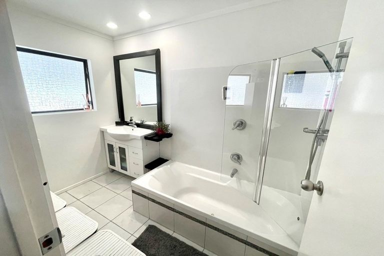 Photo of property in 26 Battenburg Place, Torbay, Auckland, 0630