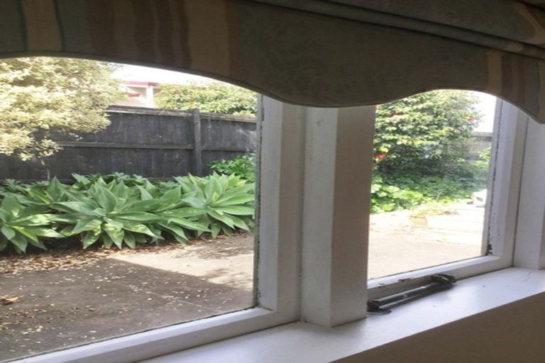 Photo of property in 3/138 Rangatira Road, Beach Haven, Auckland, 0626