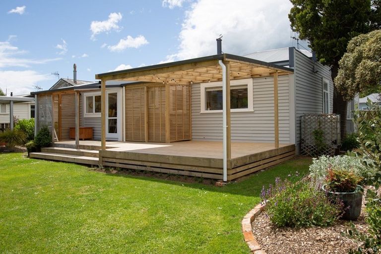 Photo of property in 16 York Street, Dannevirke, 4930