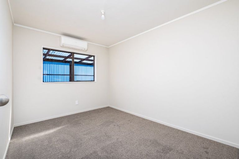 Photo of property in 1/6 Hatherley Place, Clendon Park, Auckland, 2103
