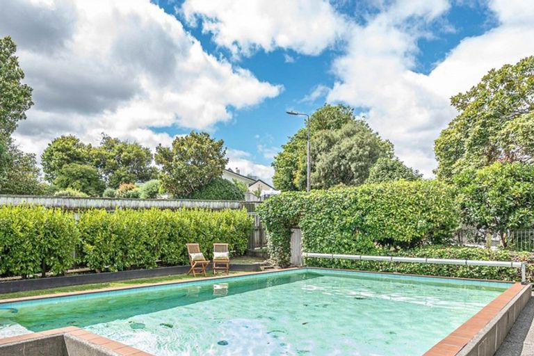 Photo of property in 14 Oakland Avenue, Saint Johns Hill, Whanganui, 4500