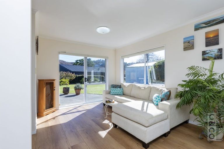 Photo of property in 2 Applemoors Way, Riverhead, 0820