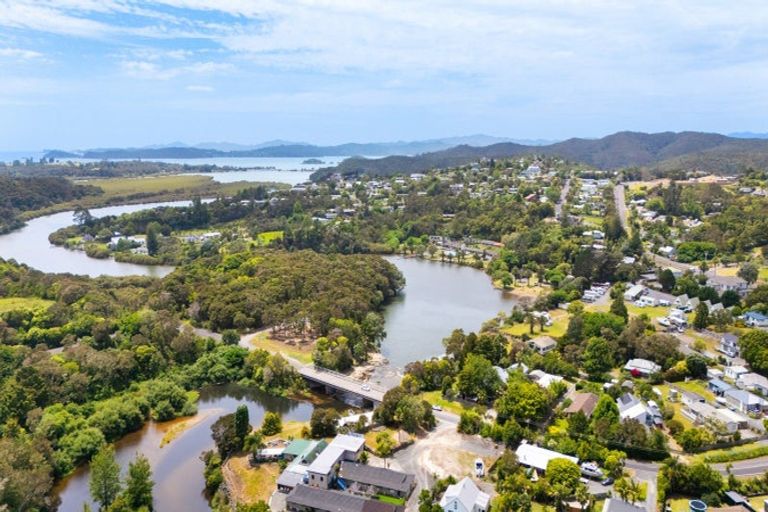 Photo of property in 37 Haruru Falls Road, Haruru, 0204