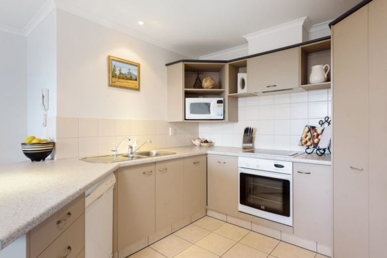 Photo of property in 8/19 Victoria Road, Mount Maunganui, 3116