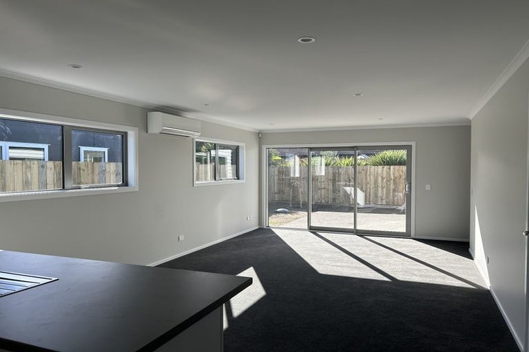 Photo of property in 18 Koru Loop, Paraparaumu, 5032