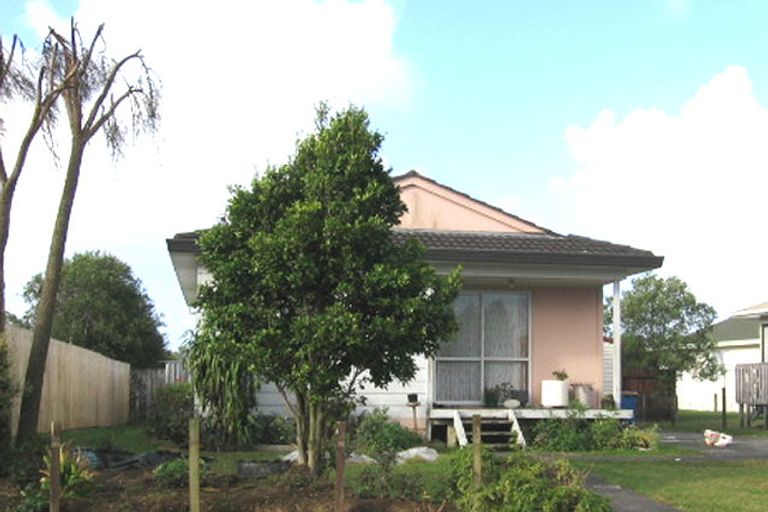 Photo of property in 22 Elisa Lane, Ranui, Auckland, 0612