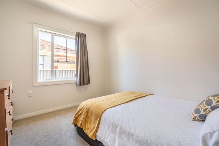 Photo of property in 27 Isadore Road, Saint Clair, Dunedin, 9012