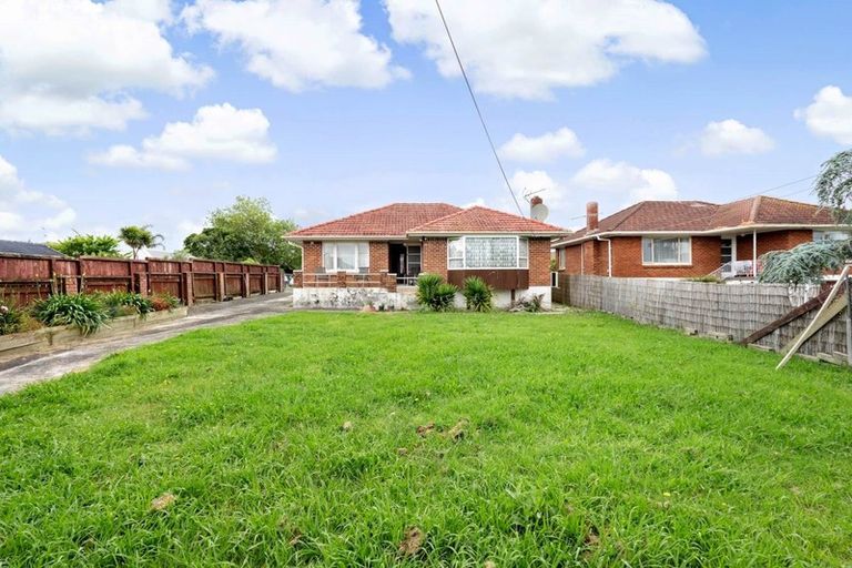 Photo of property in 26 Rosier Road, Glen Eden, Auckland, 0602