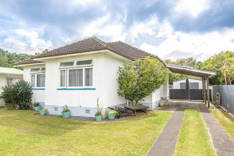 Photo of property in 42 Caffray Avenue, Aramoho, Whanganui, 4500