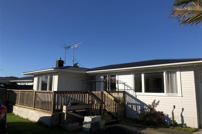 Photo of property in 140 Ennis Avenue, Pakuranga Heights, Auckland, 2010