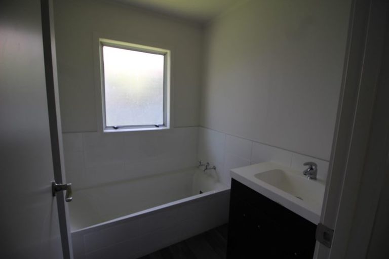 Photo of property in 2 Frank Hewitt Street, Pukekohe, 2120