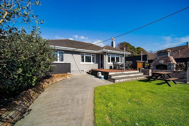 Photo of property in 39a Breakwater Road, Moturoa, New Plymouth, 4310