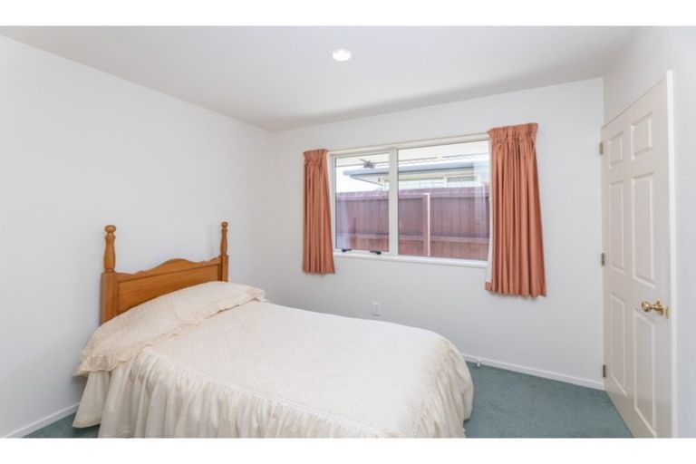 Photo of property in 3 Farquhars Road, Redwood, Christchurch, 8051