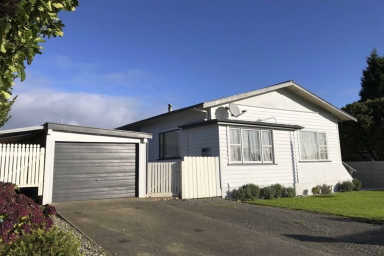 Photo of property in 1 Collingwood Street, Strathern, Invercargill, 9812