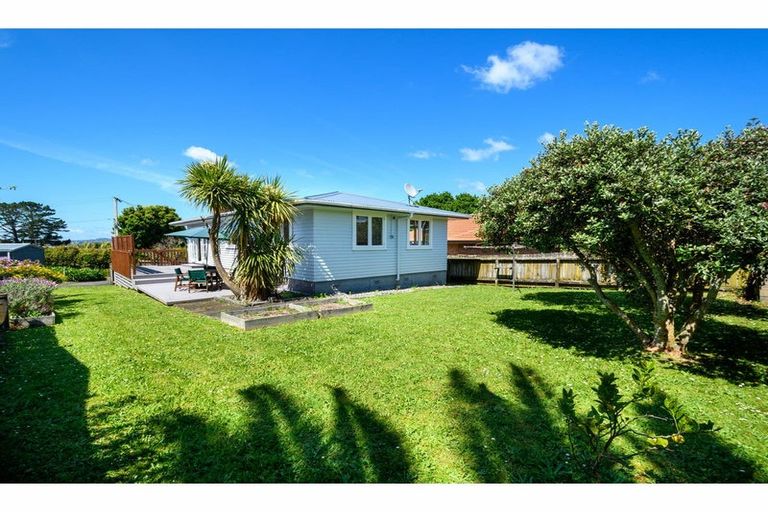 Photo of property in 17 Chorley Avenue, Massey, Auckland, 0614