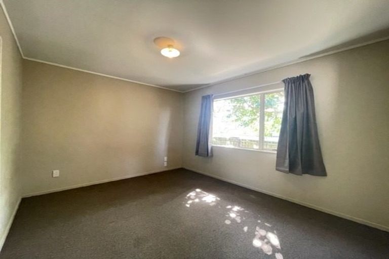 Photo of property in 25 Kelman Road, Kelston, Auckland, 0602