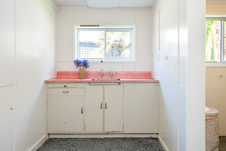 Photo of property in 233 Clifton Road, Te Awanga, 4102