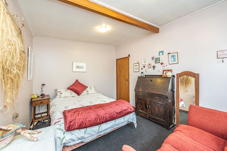 Photo of property in 4 Great North Road, Saint Johns Hill, Whanganui, 4500