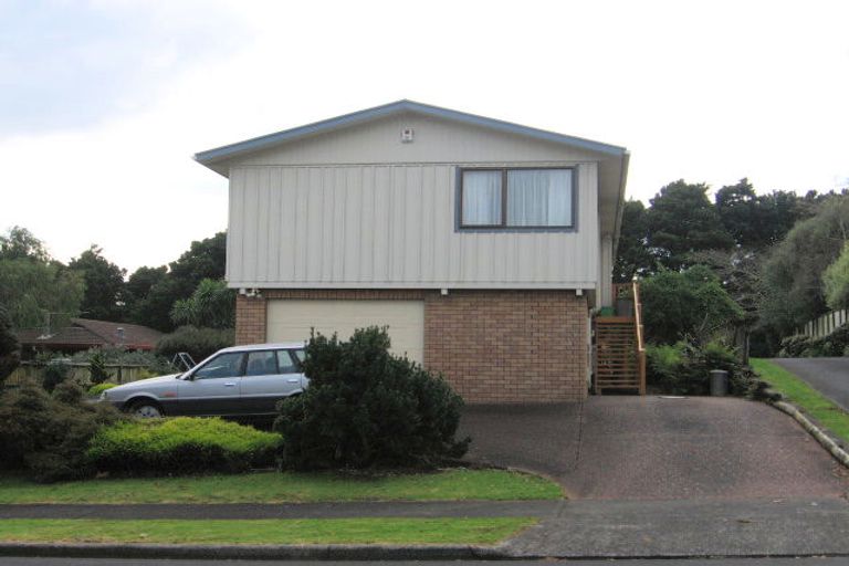 Photo of property in 18 Deodar Place, Totara Heights, Auckland, 2105