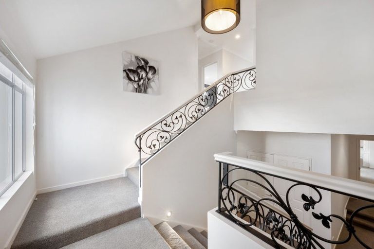 Photo of property in 38 Anaheim Boulevard, Shamrock Park, Auckland, 2016