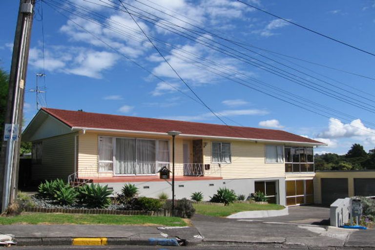 Photo of property in 14 Woolley Avenue, New Lynn, Auckland, 0600