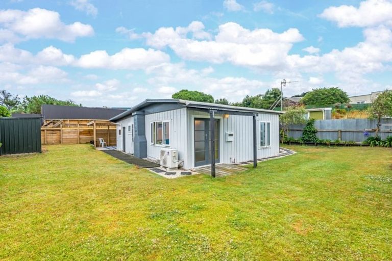 Photo of property in 38a Signal Street, Foxton Beach, Foxton, 4815