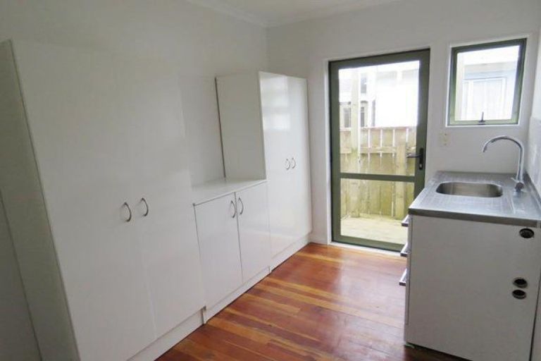 Photo of property in 53 Wallace Place, Westown, New Plymouth, 4310