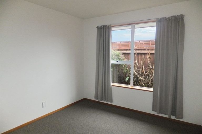 Photo of property in 1/5 Tuscany Place, Beckenham, Christchurch, 8023