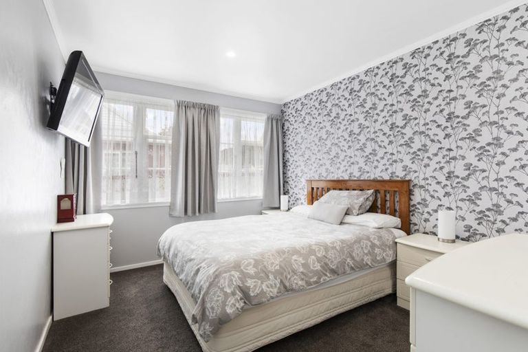 Photo of property in 44 Churton Crescent, Taita, Lower Hutt, 5011