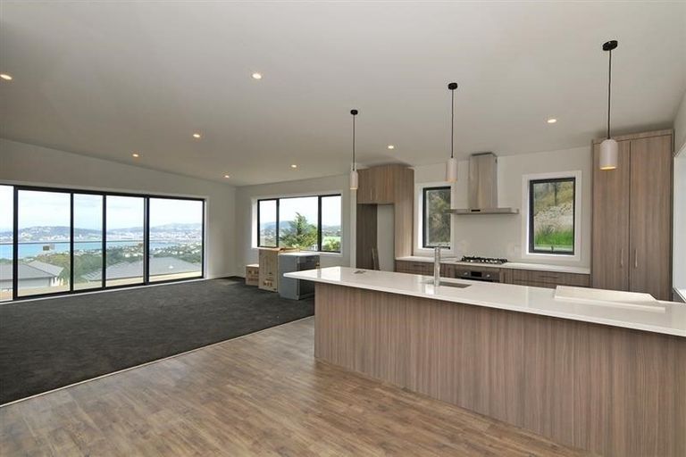 Photo of property in 7a Grumman Lane, Newlands, Wellington, 6037