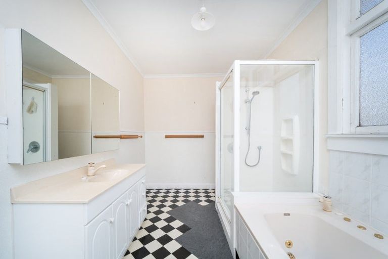 Photo of property in 4 Russell Street, Palmerston North, 4414
