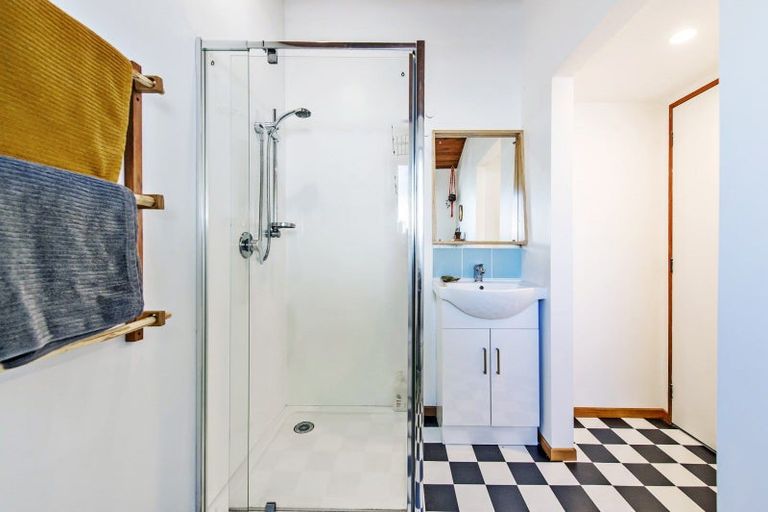 Photo of property in 16 Ensors Place, Waikuku Beach, 7402