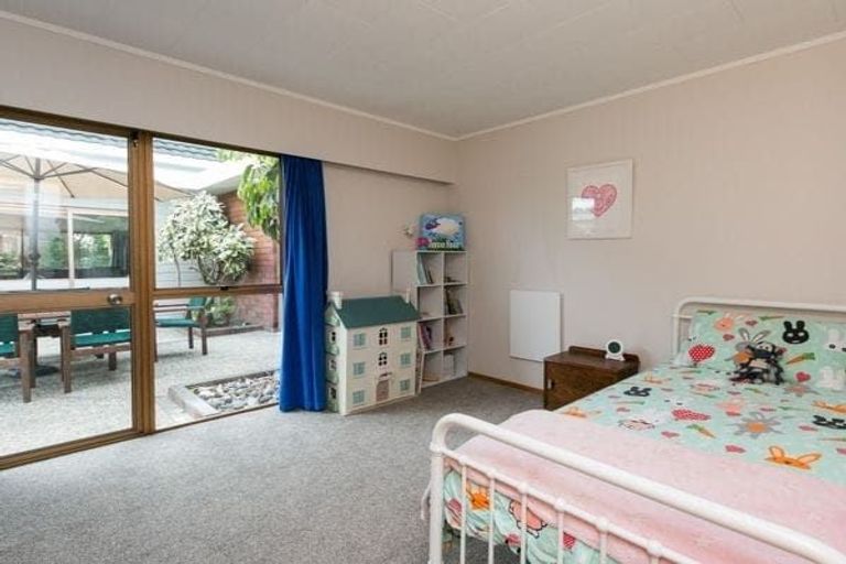 Photo of property in 16 Ngarimu Crescent, Taradale, Napier, 4112